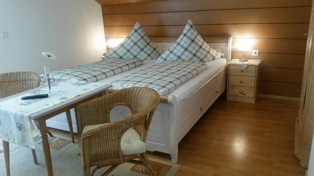 Hotel-Pension Haus Hubertus Weigendorf Szoba fotó