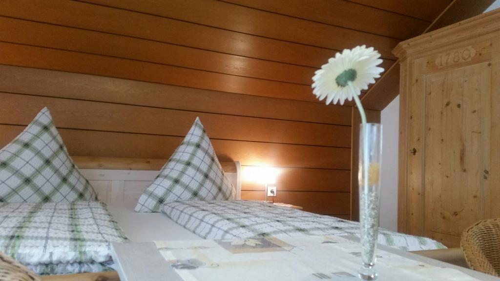 Hotel-Pension Haus Hubertus Weigendorf Szoba fotó
